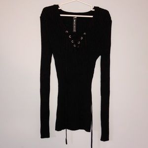 Black long sleeve v-neck